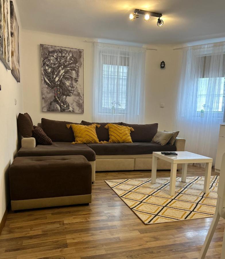 Lana Apartman เบลเกรด ภายนอก รูปภาพ